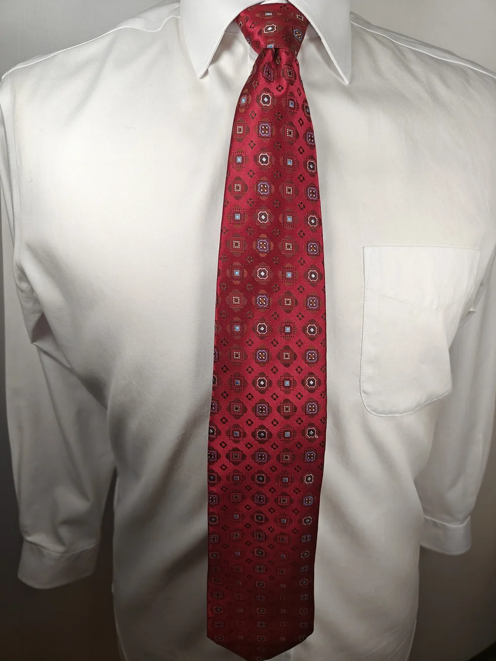 Ermenegildo Zegna Red Blue Geometric Medallion 100% Silk Tie Made in Italy